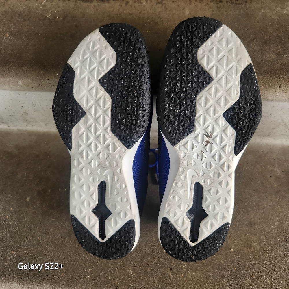 NIKE 12 BLUE AND WHITE ATLHETICS TENIS - Picture 4 of 10